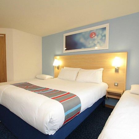 Travelodge Glasgow Airport Hotel Екстериор снимка