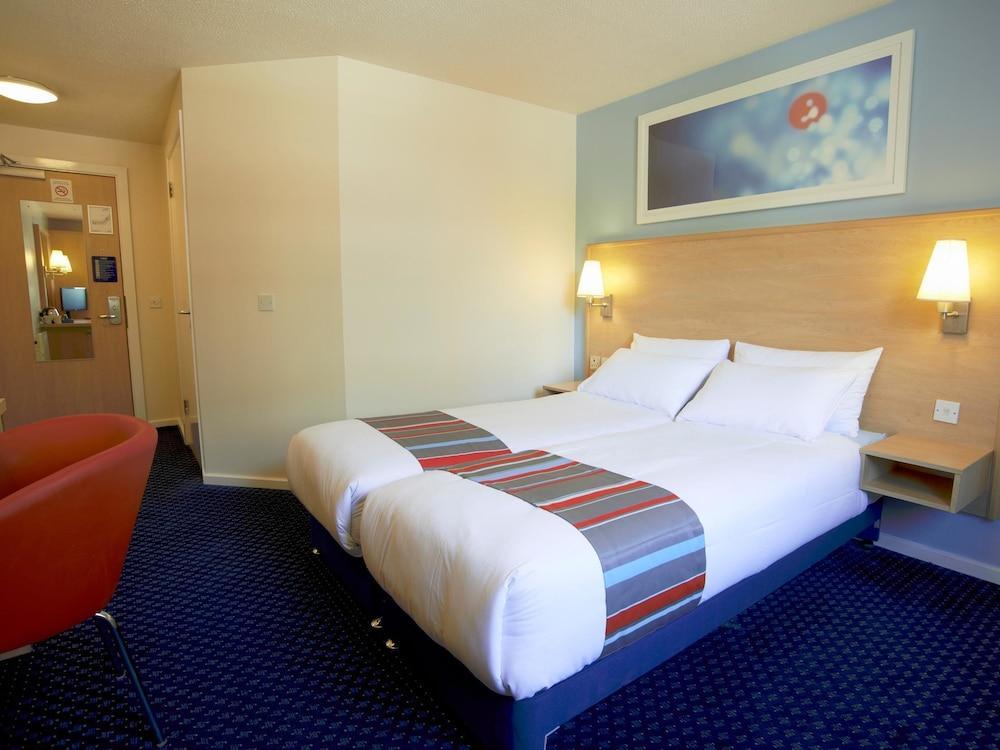 Travelodge Glasgow Airport Hotel Екстериор снимка