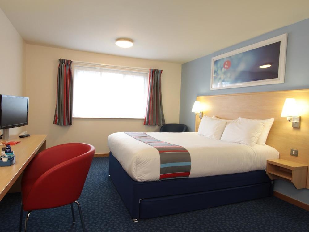Travelodge Glasgow Airport Hotel Екстериор снимка