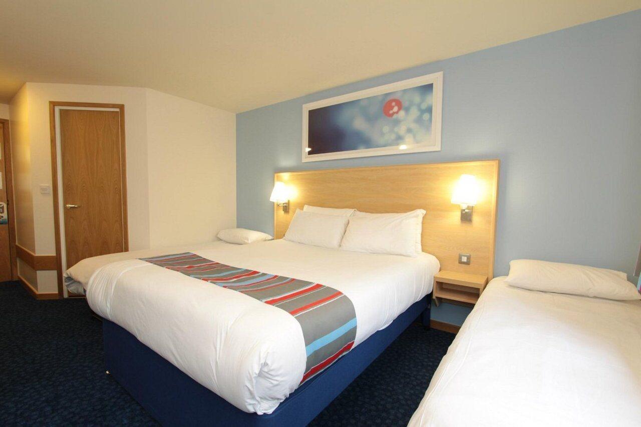 Travelodge Glasgow Airport Hotel Екстериор снимка