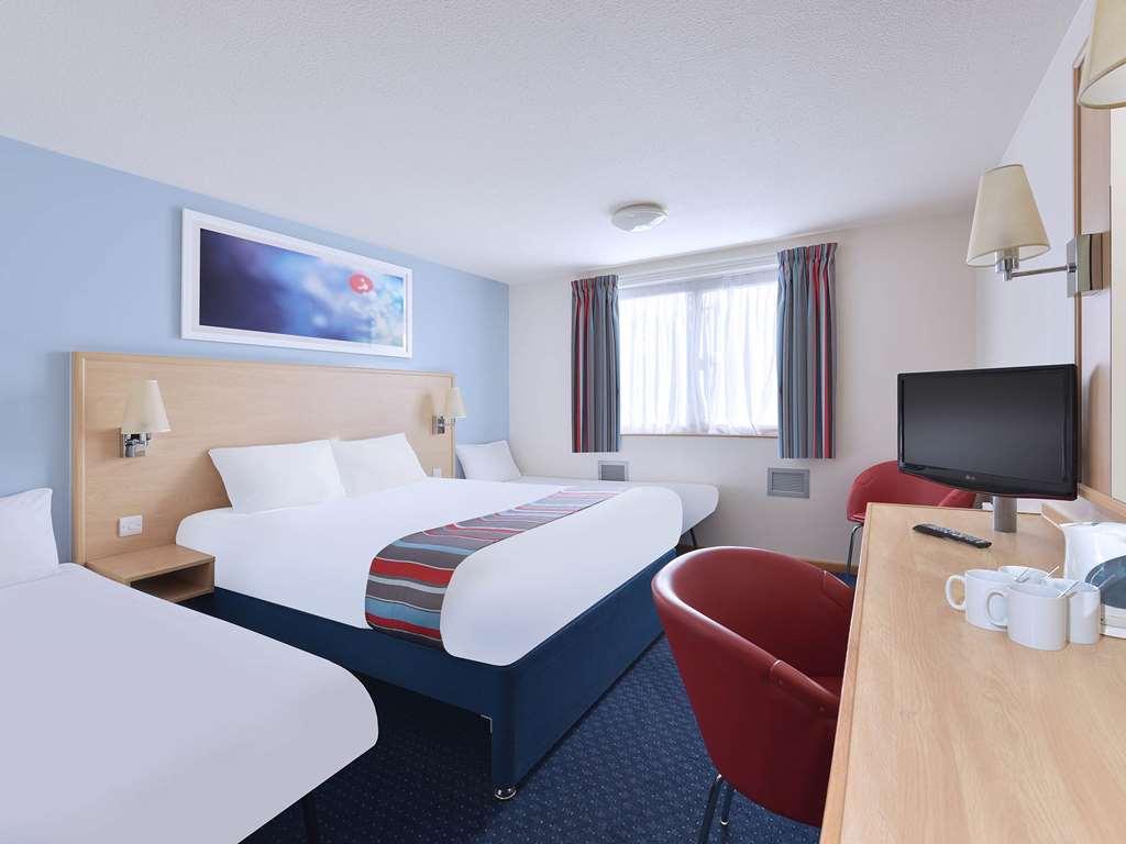 Travelodge Glasgow Airport Hotel Стая снимка