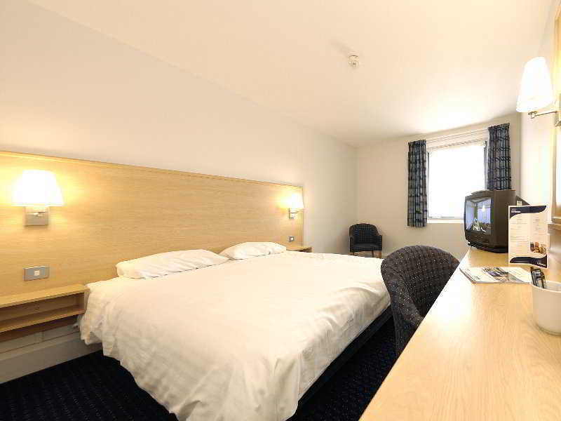 Travelodge Glasgow Airport Hotel Екстериор снимка