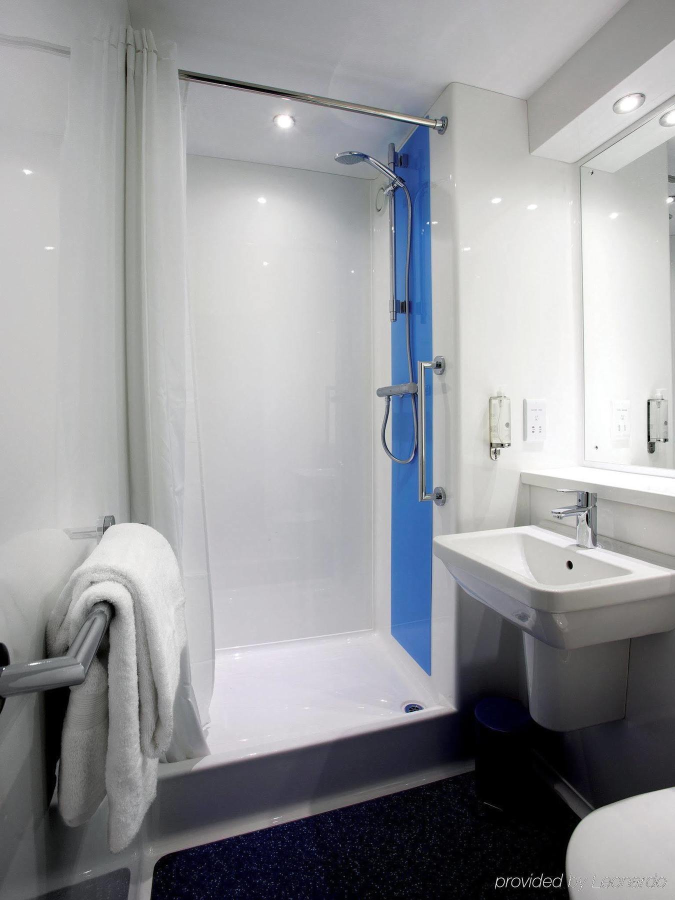 Travelodge Glasgow Airport Hotel Екстериор снимка