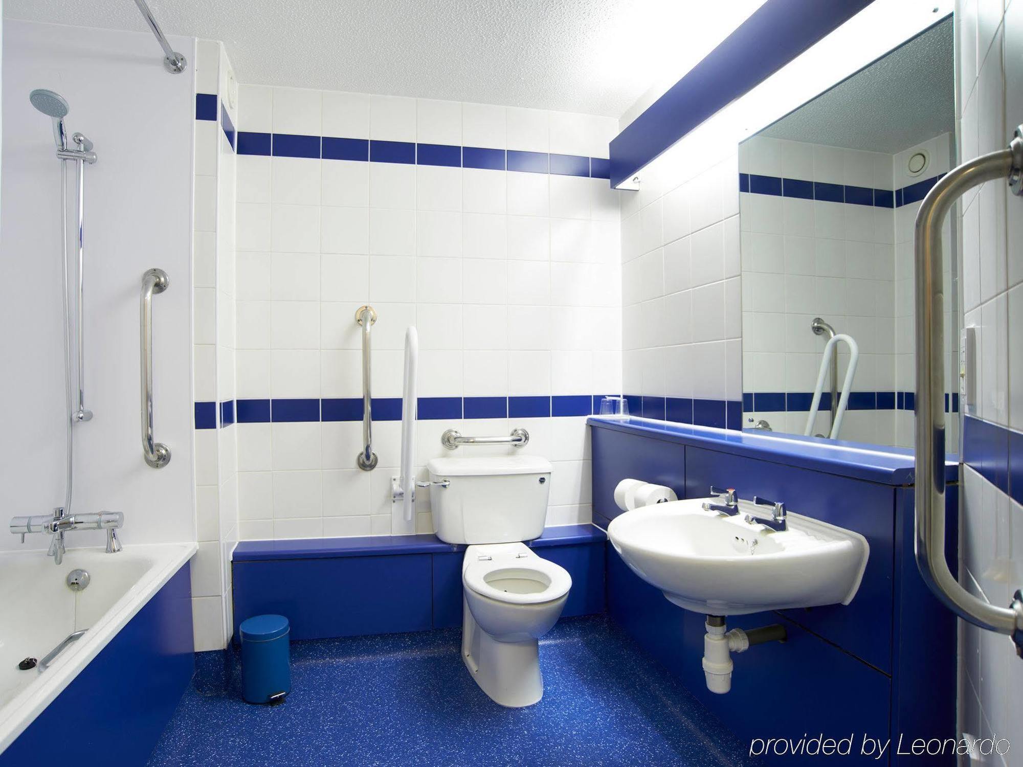 Travelodge Glasgow Airport Hotel Екстериор снимка