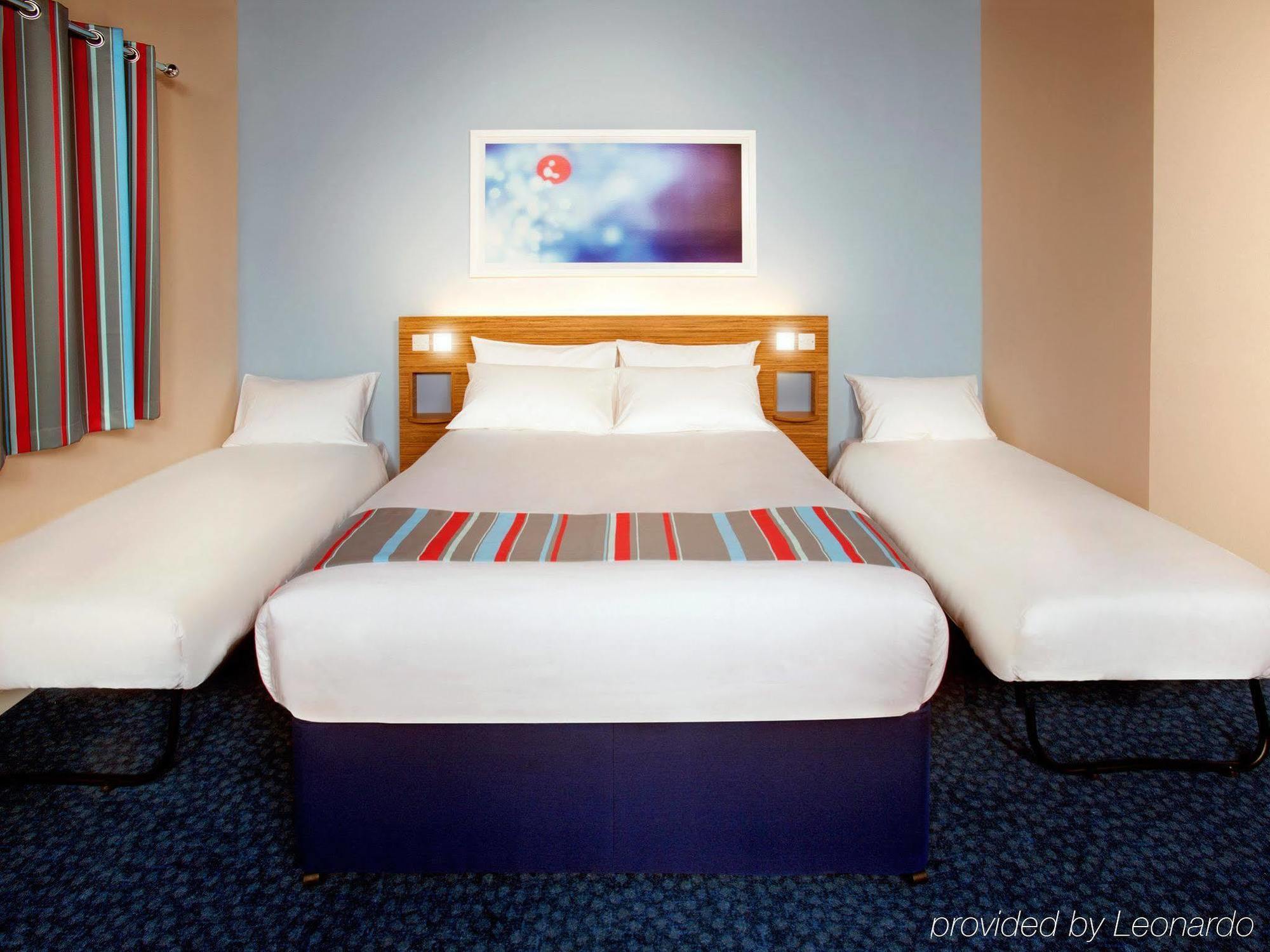 Travelodge Glasgow Airport Hotel Екстериор снимка