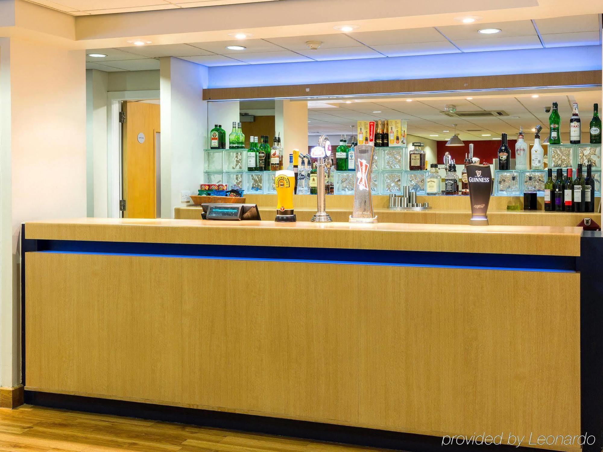 Travelodge Glasgow Airport Hotel Екстериор снимка