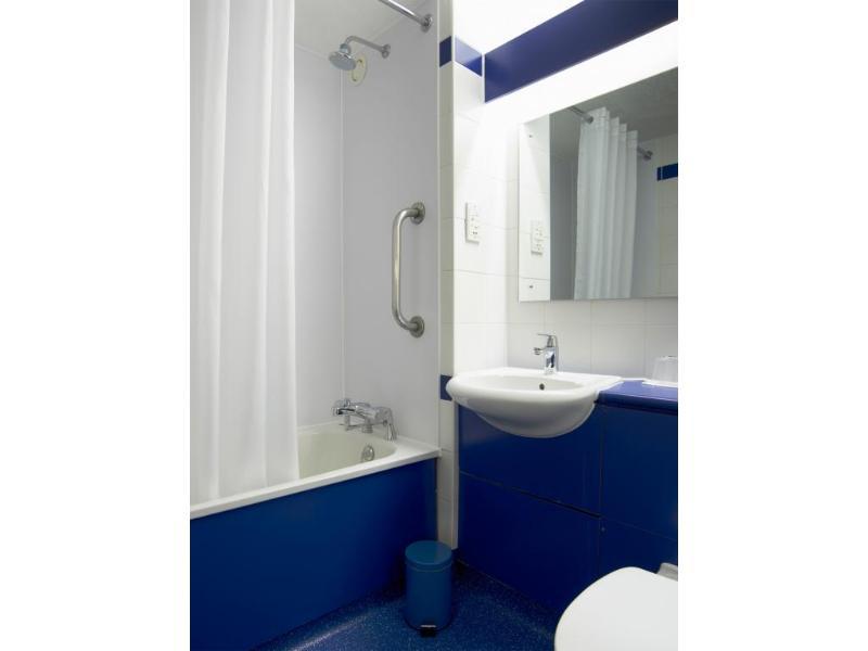 Travelodge Glasgow Airport Hotel Екстериор снимка