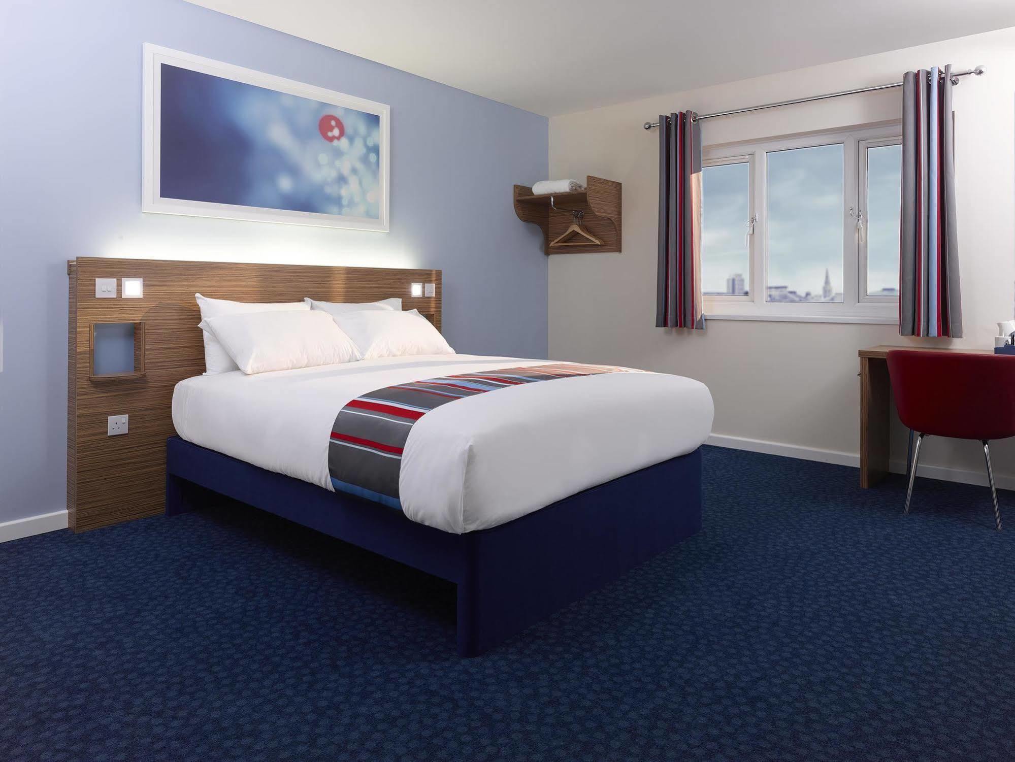 Travelodge Glasgow Airport Hotel Екстериор снимка