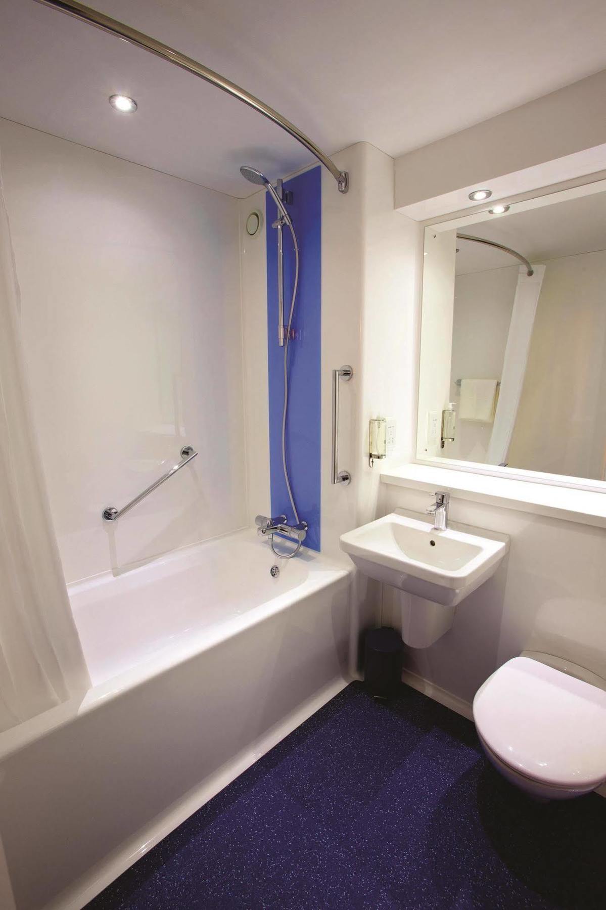 Travelodge Glasgow Airport Hotel Екстериор снимка